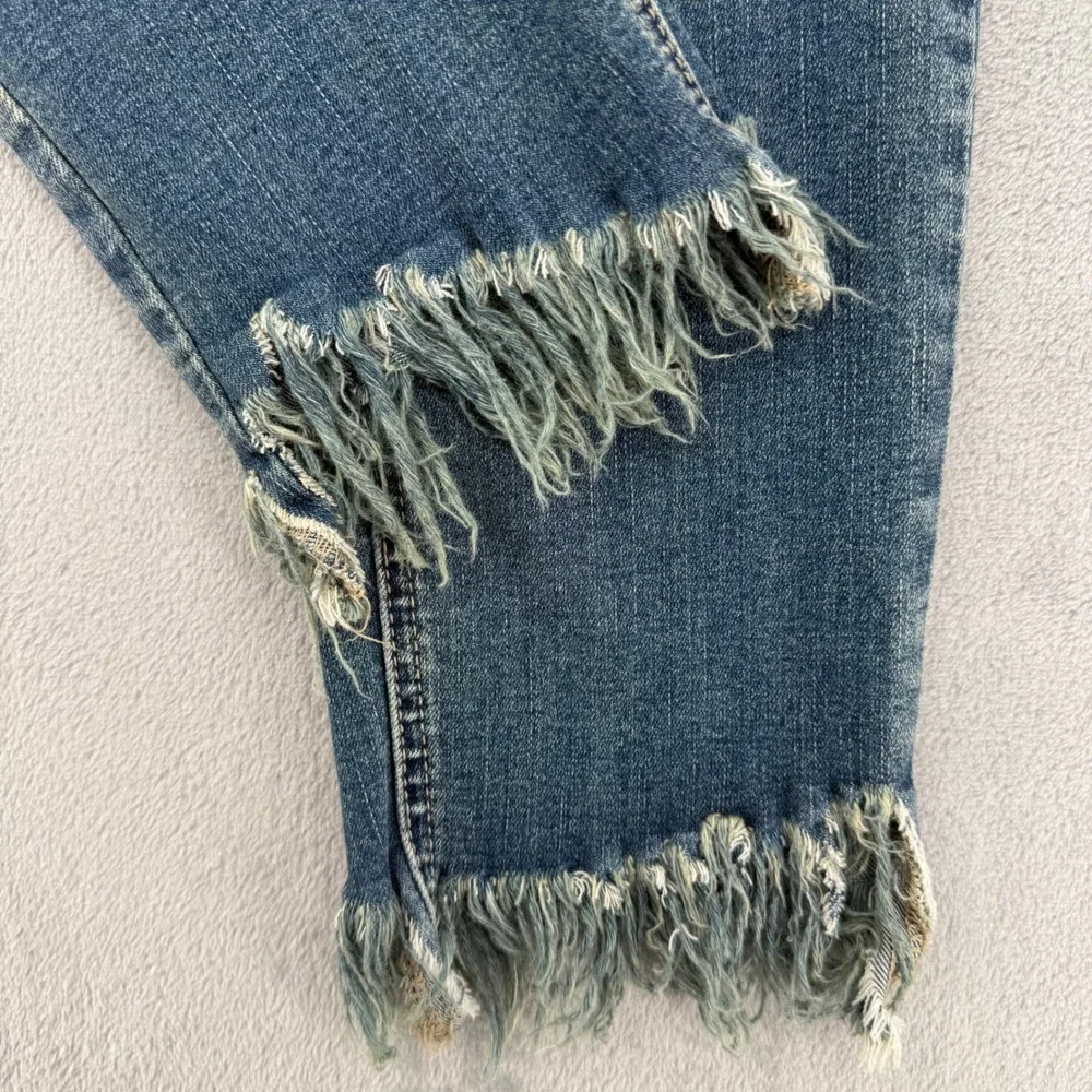 Free People Distressed Frayed Hem Crop Jeans Blue Denim Womens Size 28‎